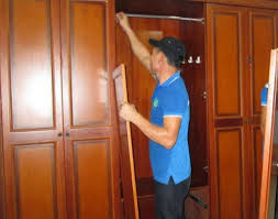 Tháo Lắp Tủ Gỗ Tại Nhà TPHCM - Dịch Vụ Tháo Ráp Tủ Quần Áo Chuyên Nghiệp